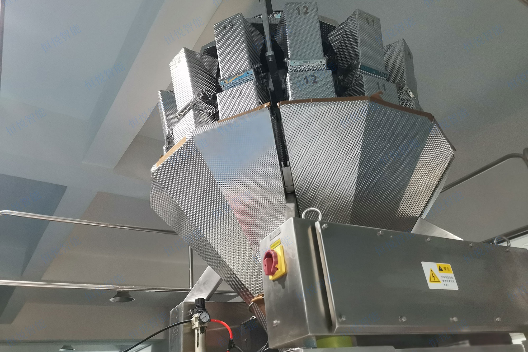 采用高精度动态组合计量的一种称重智能称重装置 采用高精度动态组合计量的一种称重智能称重装置